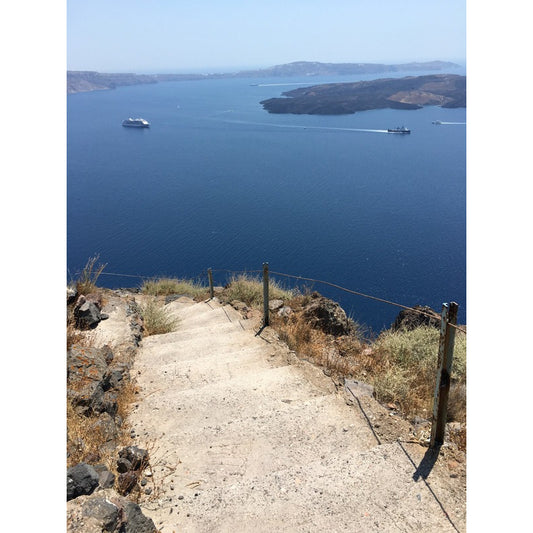 Rustic-stairs-skaros-rock-santorini-greece Fotografia