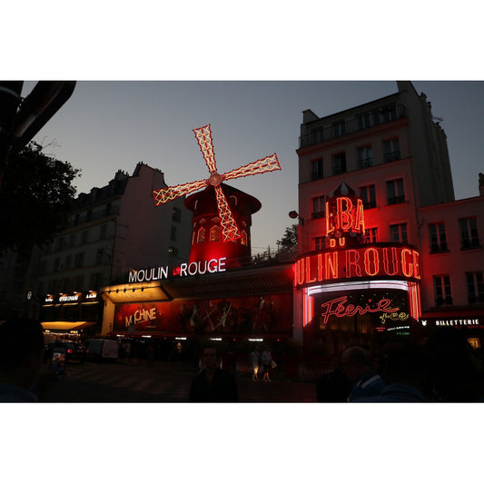 Moulin-rouge-paris-1