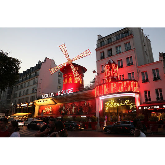 Moulin-rouge-paris-2